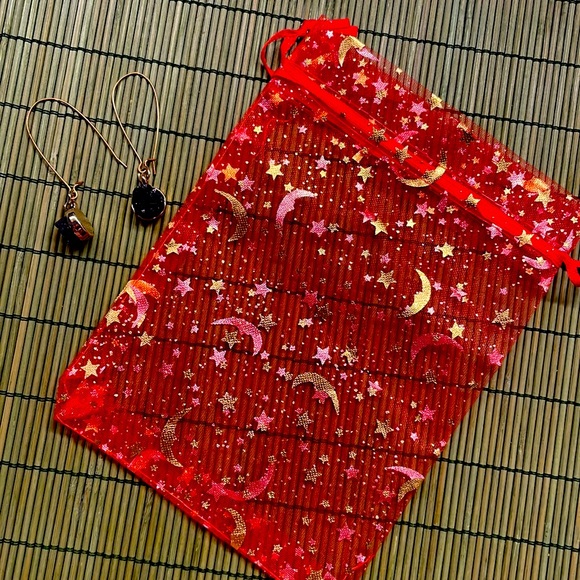 NWOT Earrings - Black Stone - Picture 4 of 5